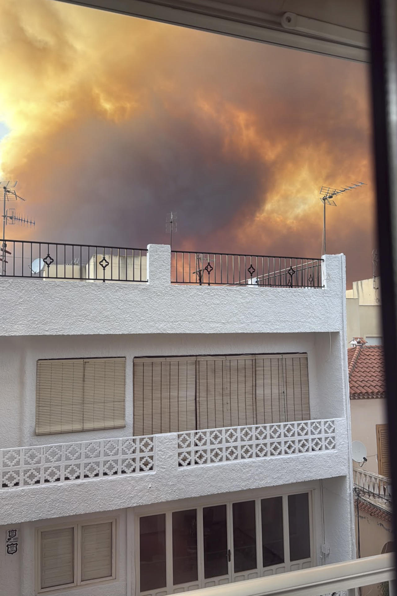 Fuerte incendio en el sur de España deja al menos 11 muertos y 19 desaparecidos