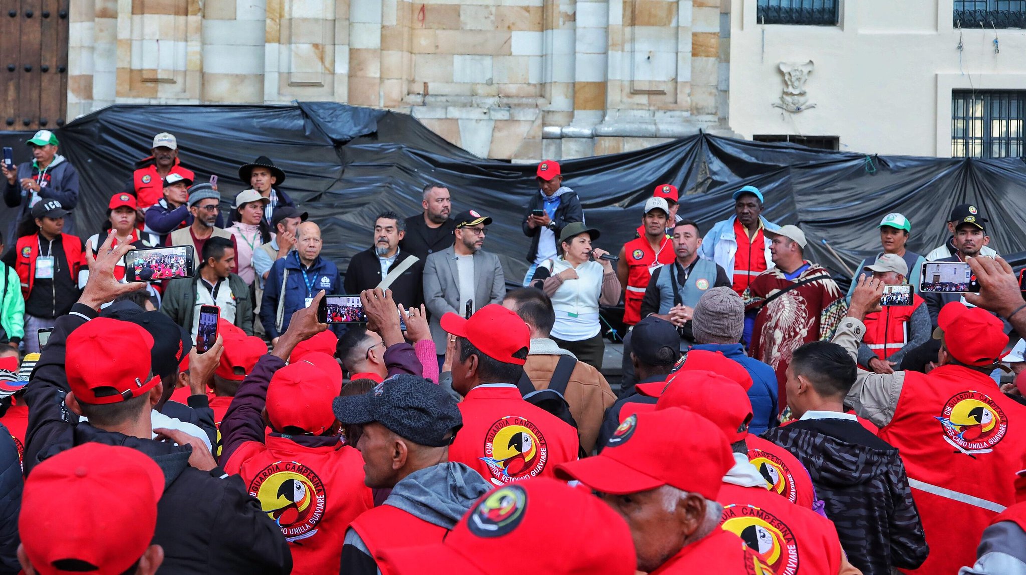 Gobierno selló acuerdo con campesinos que protestaron 15 días en la Plaza de Bolívar