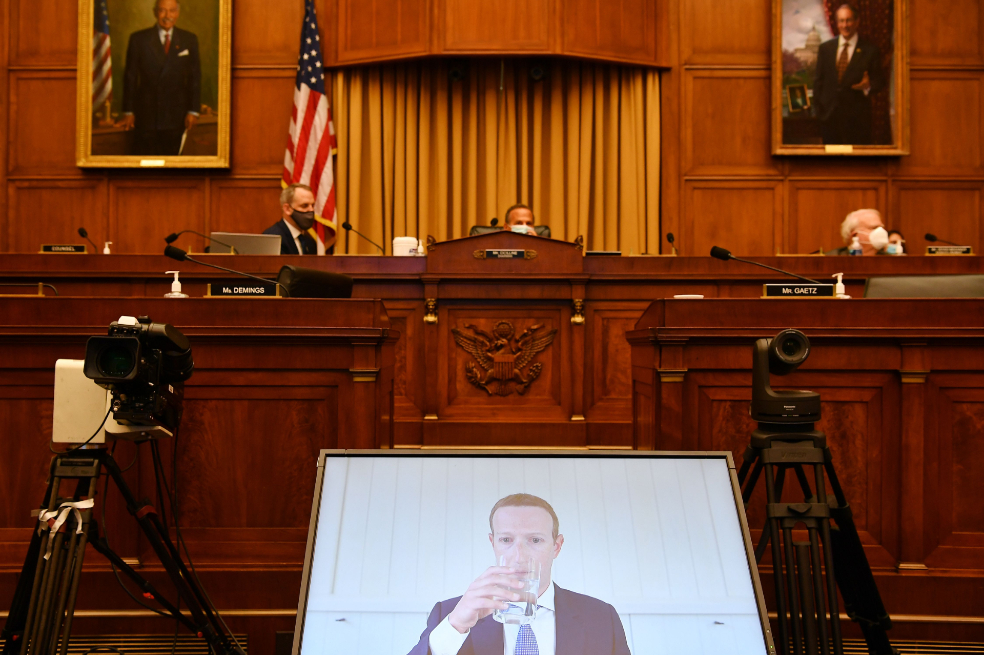 Los correos que pusieron en aprietos a Mark Zuckerberg en el Congreso de EE.UU.
