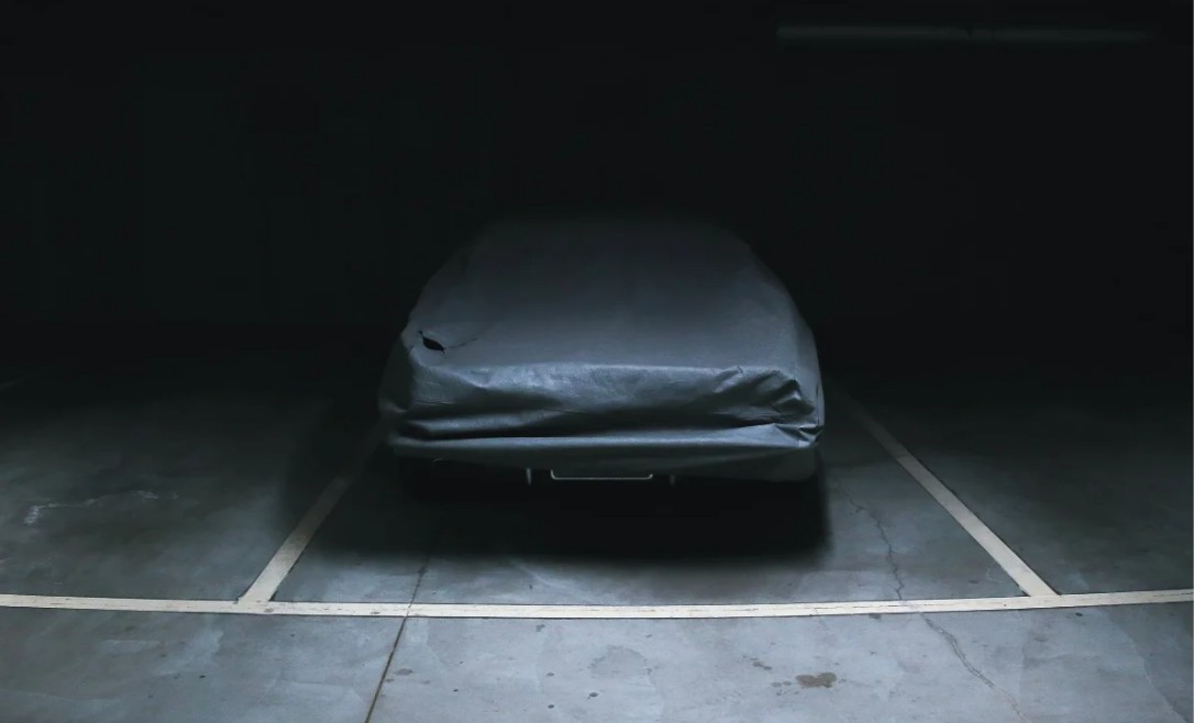 ¿Va a dejar el carro guardado por mucho tiempo? Siga estas recomendaciones