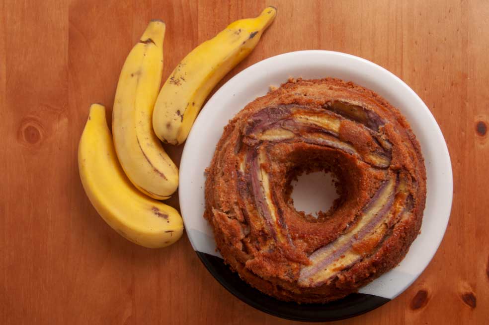 Haz torta de plátano casera y sorprende a todos en casa.