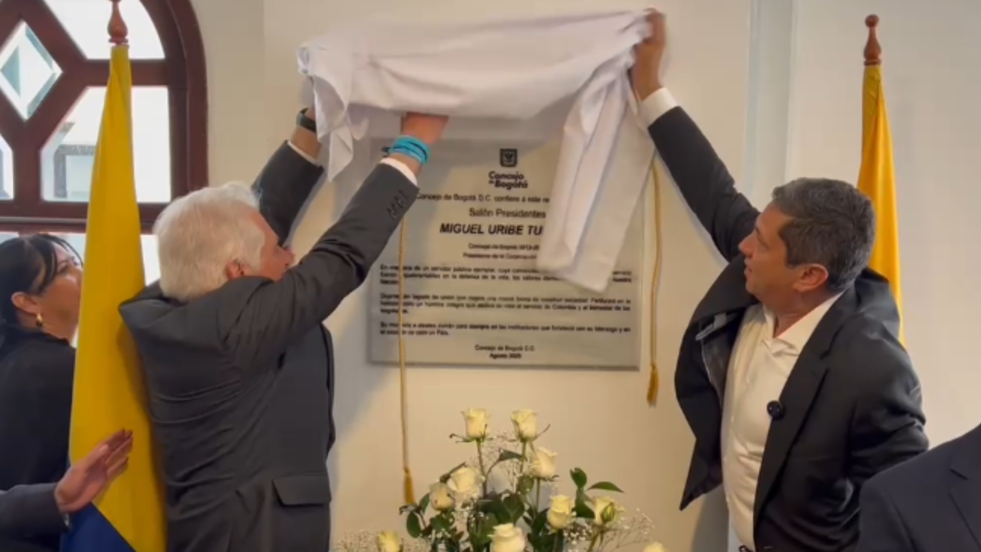 Concejo de Bogotá rindió homenaje a Miguel Uribe con placa conmemorativa