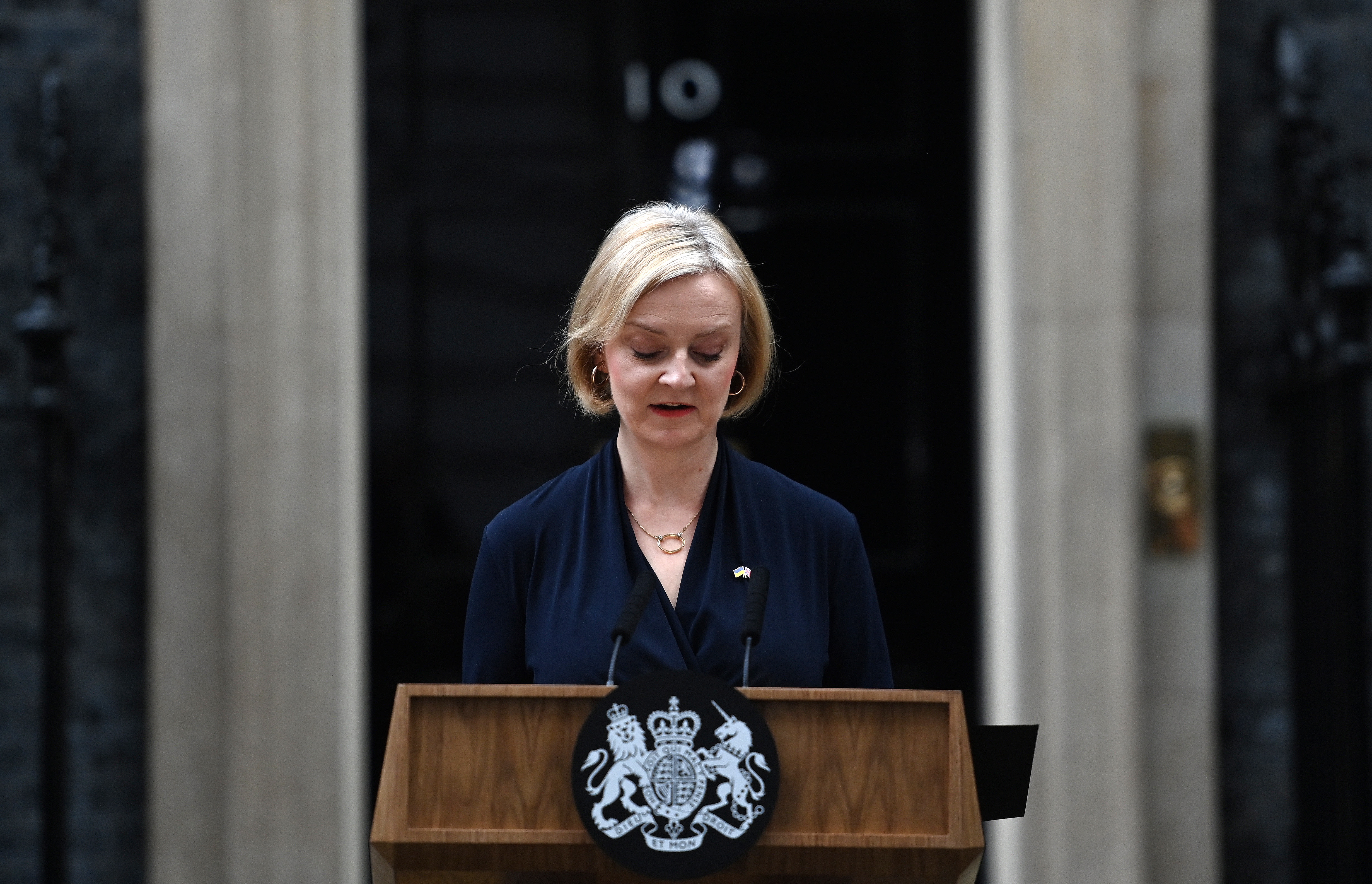 Crisis en Reino Unido: renunció Liz Truss, tras seis semanas como primera ministra