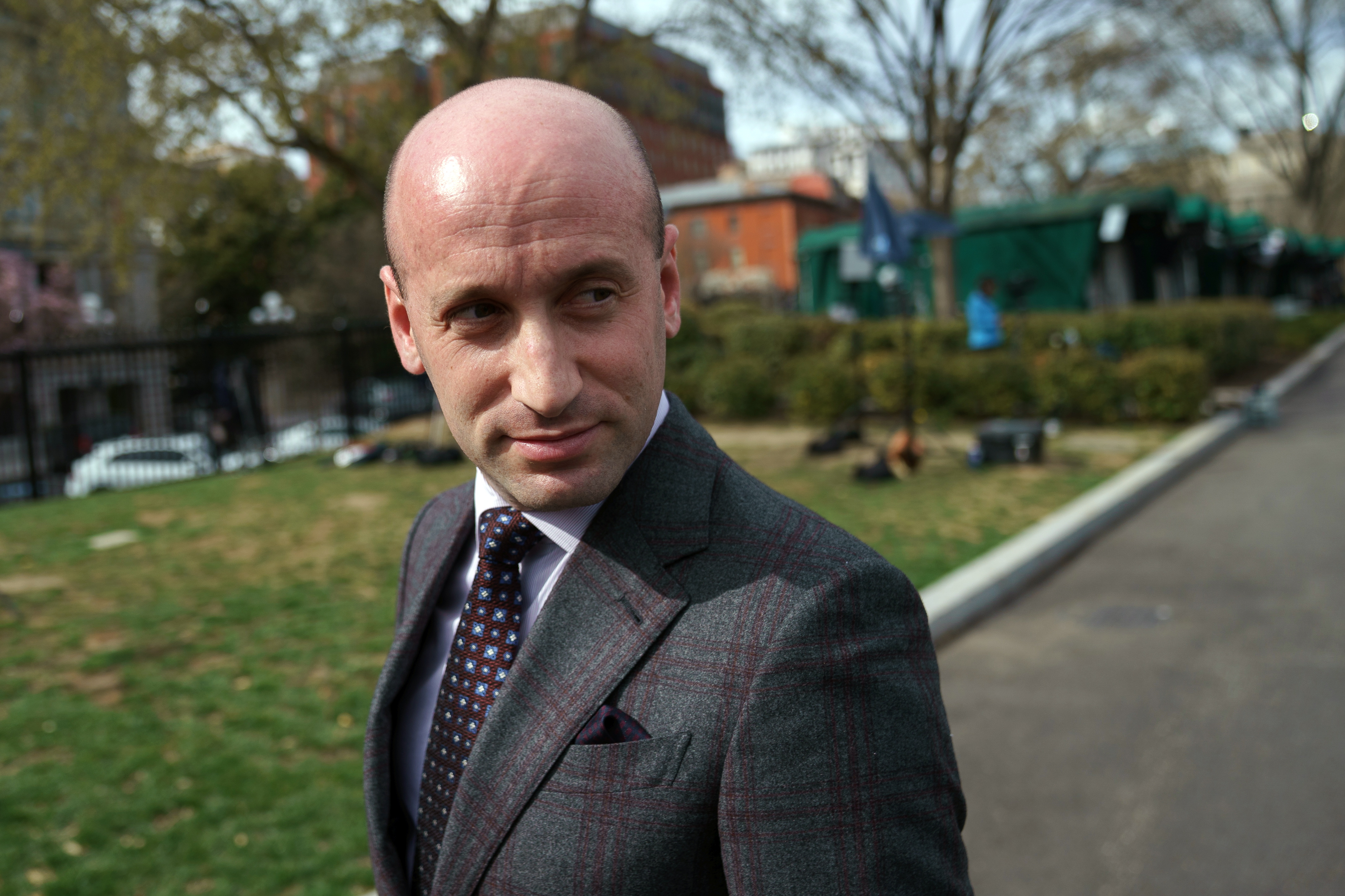¿Quién es Stephen Miller, el cerebro detrás de la represión migratoria en EE. UU.?