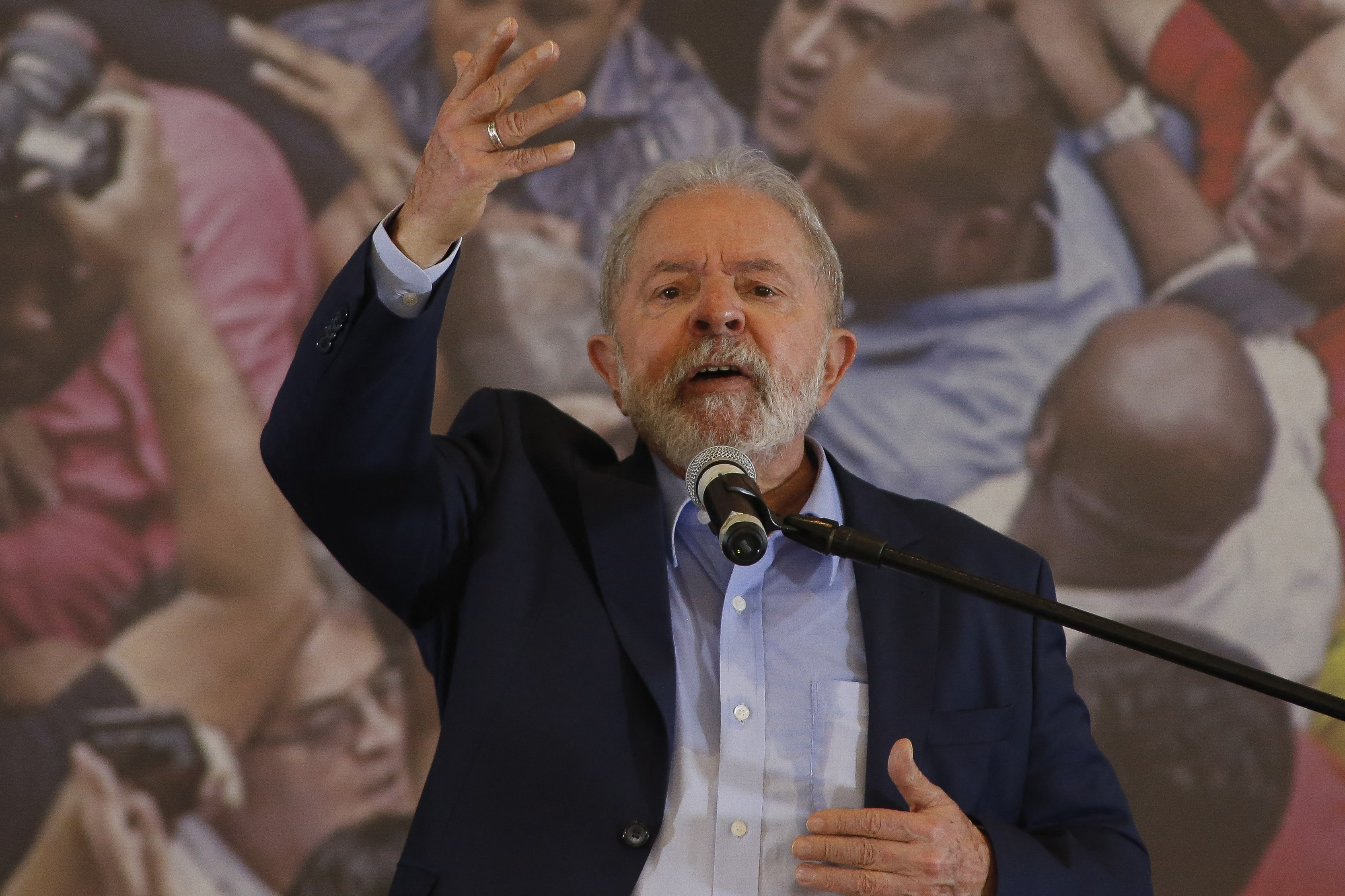 Lula pide no seguir las “decisiones imbéciles” de Bolsonaro frente a la pandemia
