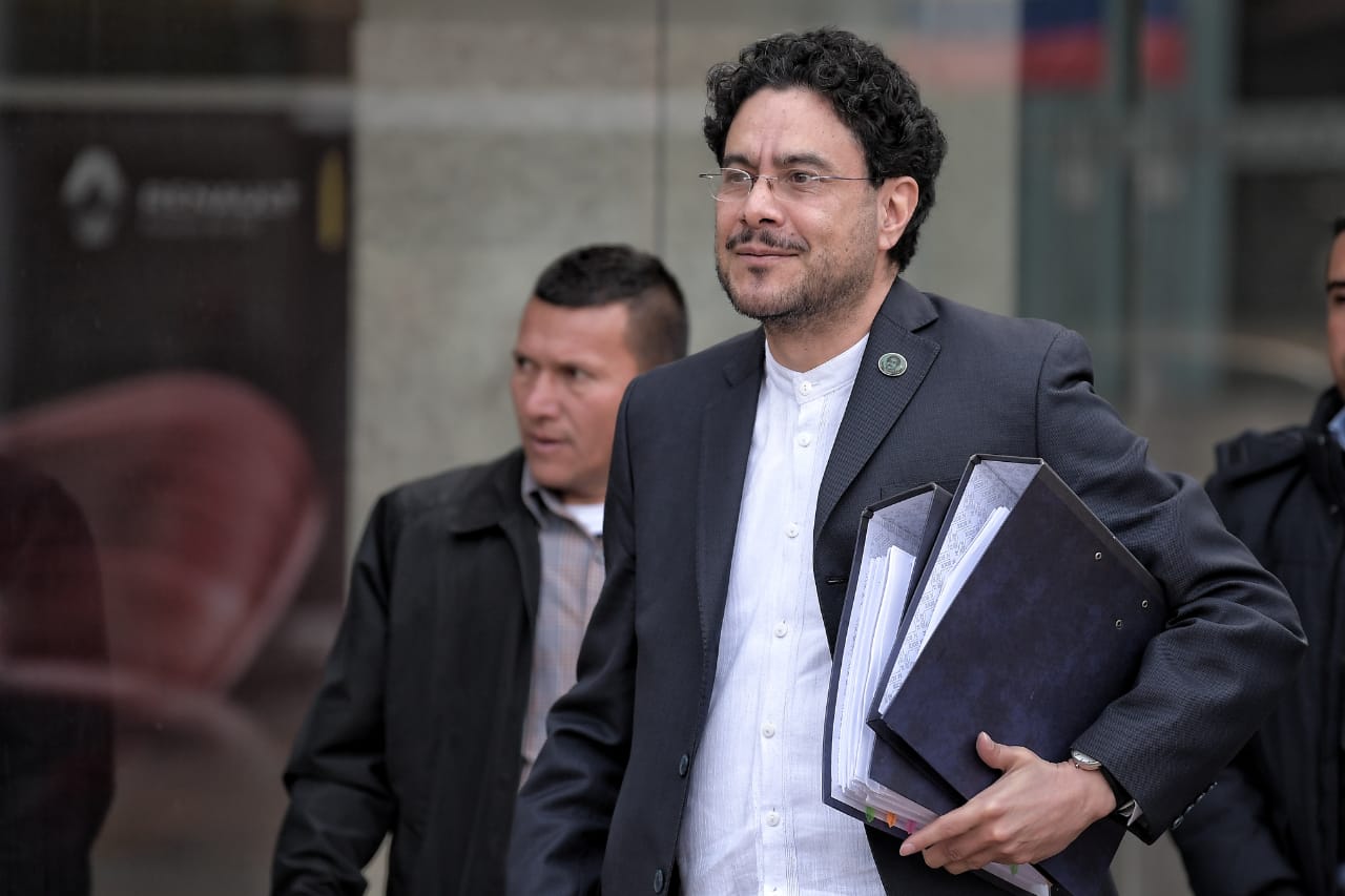 Nuevo cara-cara entre Iván Cepeda y la defensa de Álvaro Uribe en la Corte Suprema