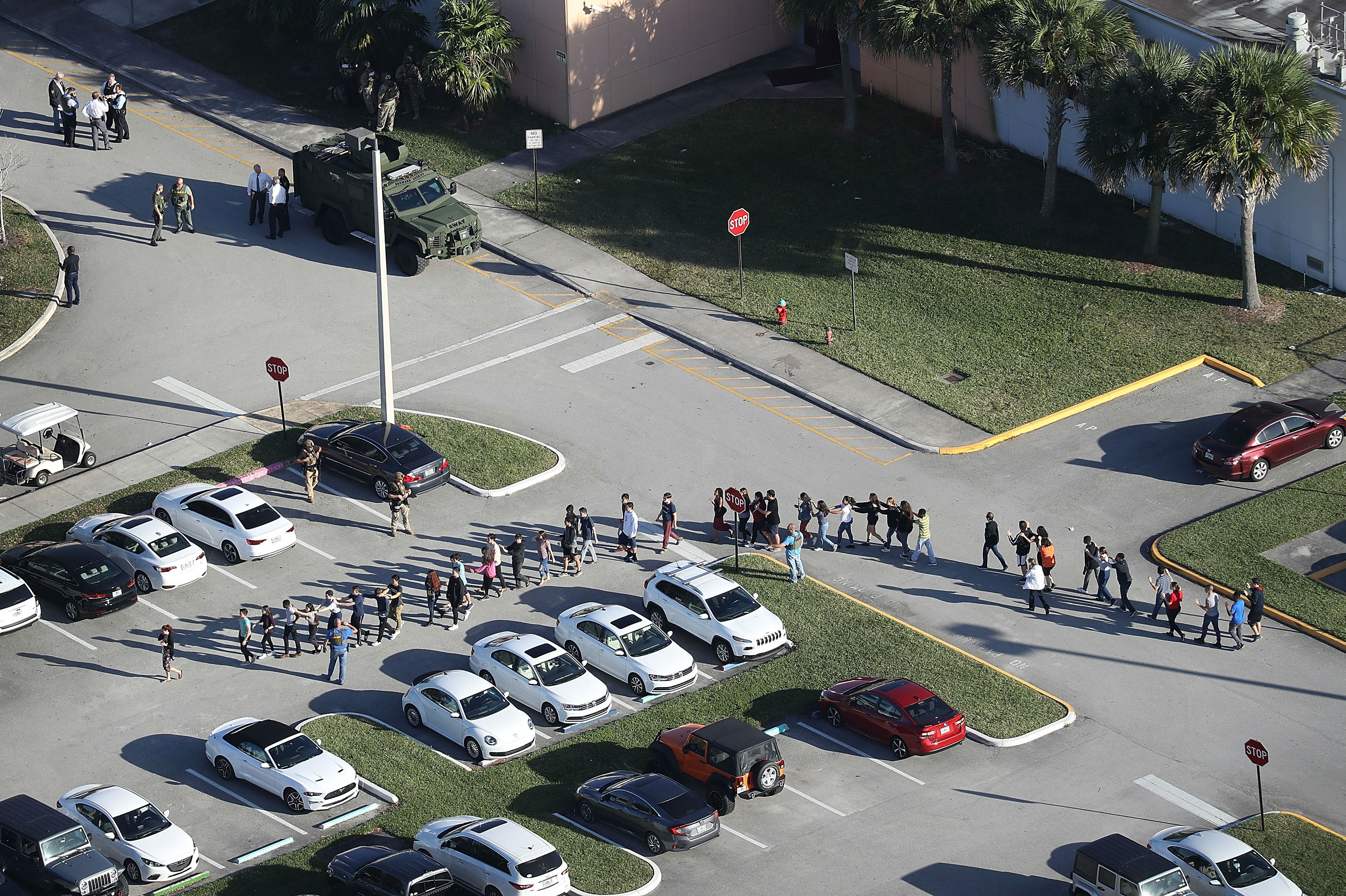 «Me siento tan mal por los niños que murieron»: sobreviviente de masacre en escuela de Florida