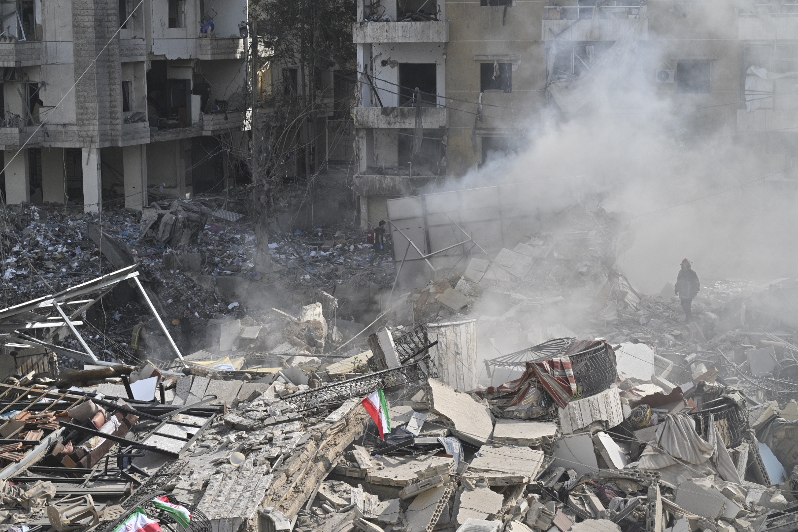 En respuesta a disparos, Israel bombardea Beirut por primera vez desde la tregua