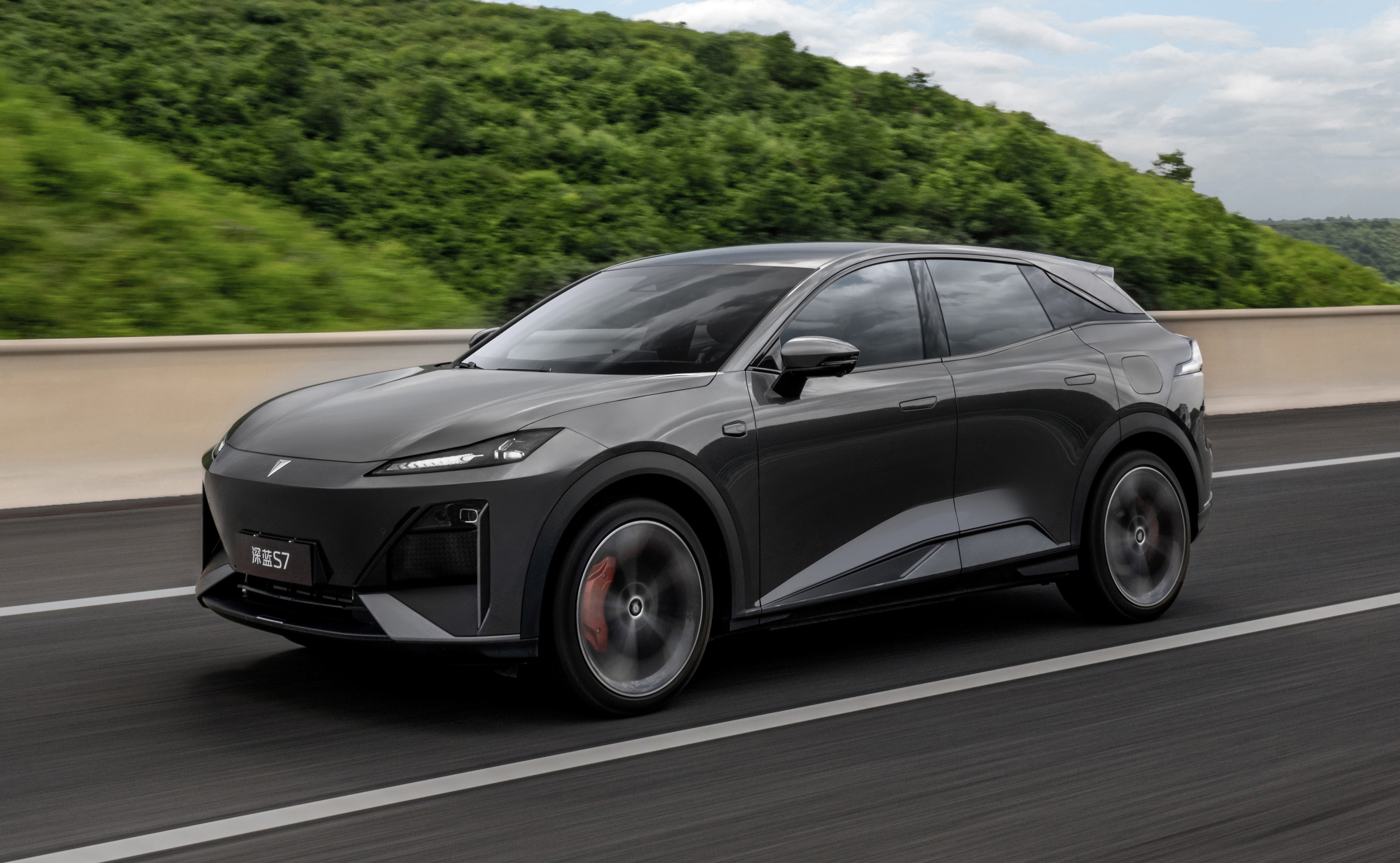 Deepal llegó a Colombia con la nueva camioneta S07: en versión híbrida y eléctrica
