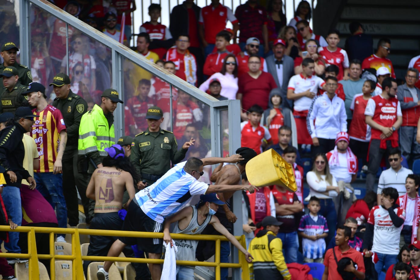 Santa Fe y Tolima se enfrentaban en duelo clave de la fecha 12 de la Liga BetPlay.