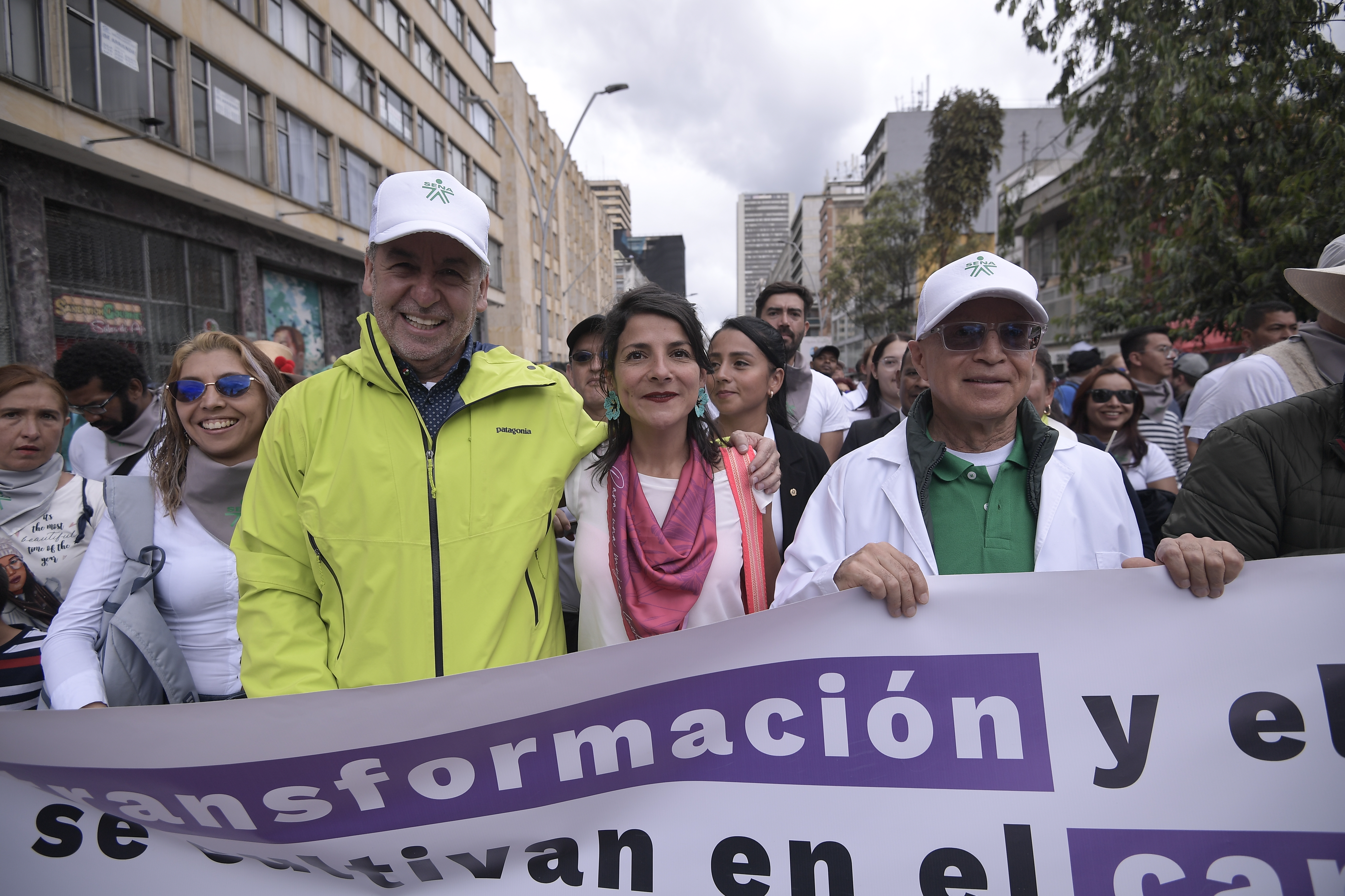 En completa calma diferentes sindicatos y trabajadores marcharon en la ciudad de Bogotá conmemorando este día.