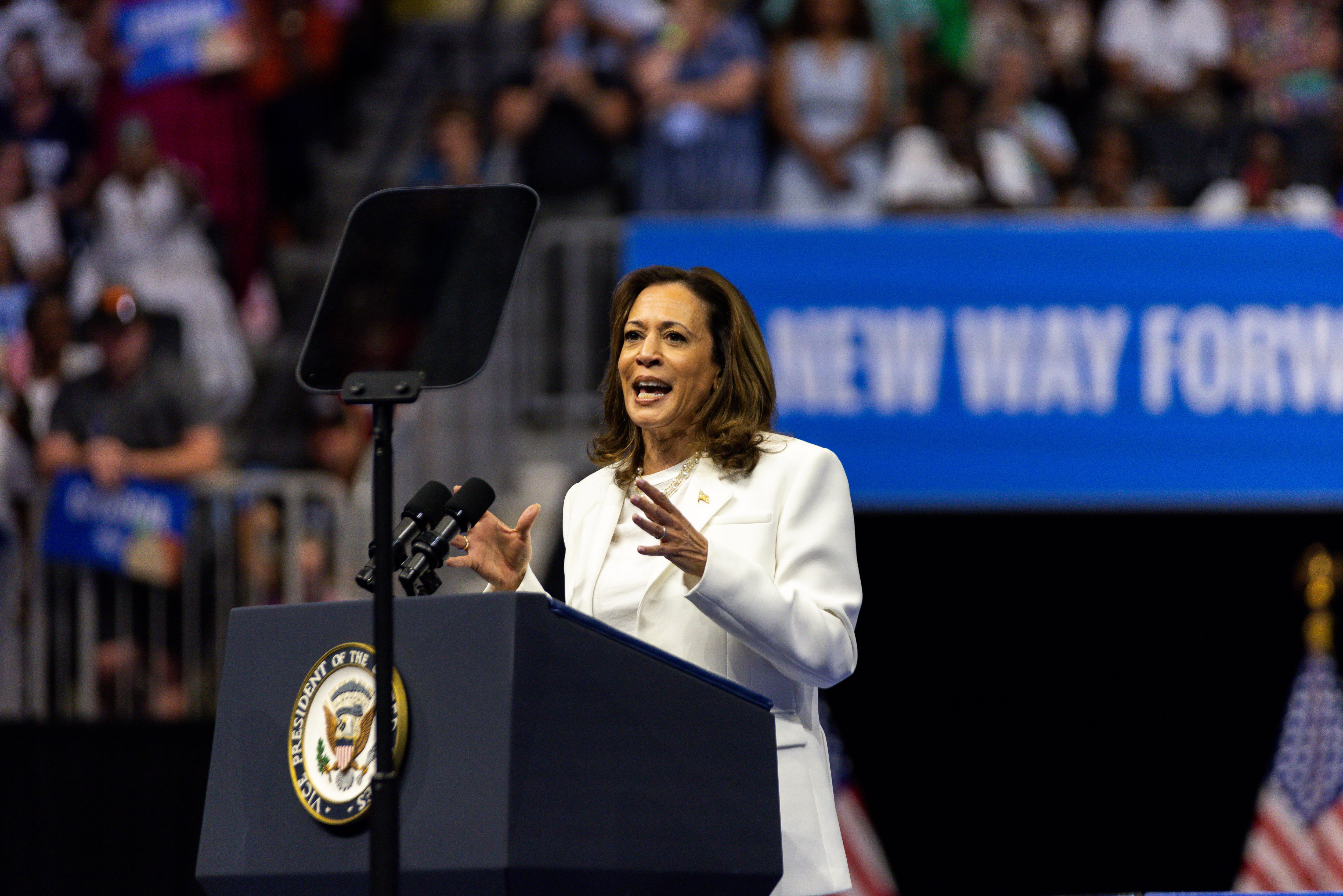 Harris aseguró que “sus valores no han cambiado” y está lista para un debate