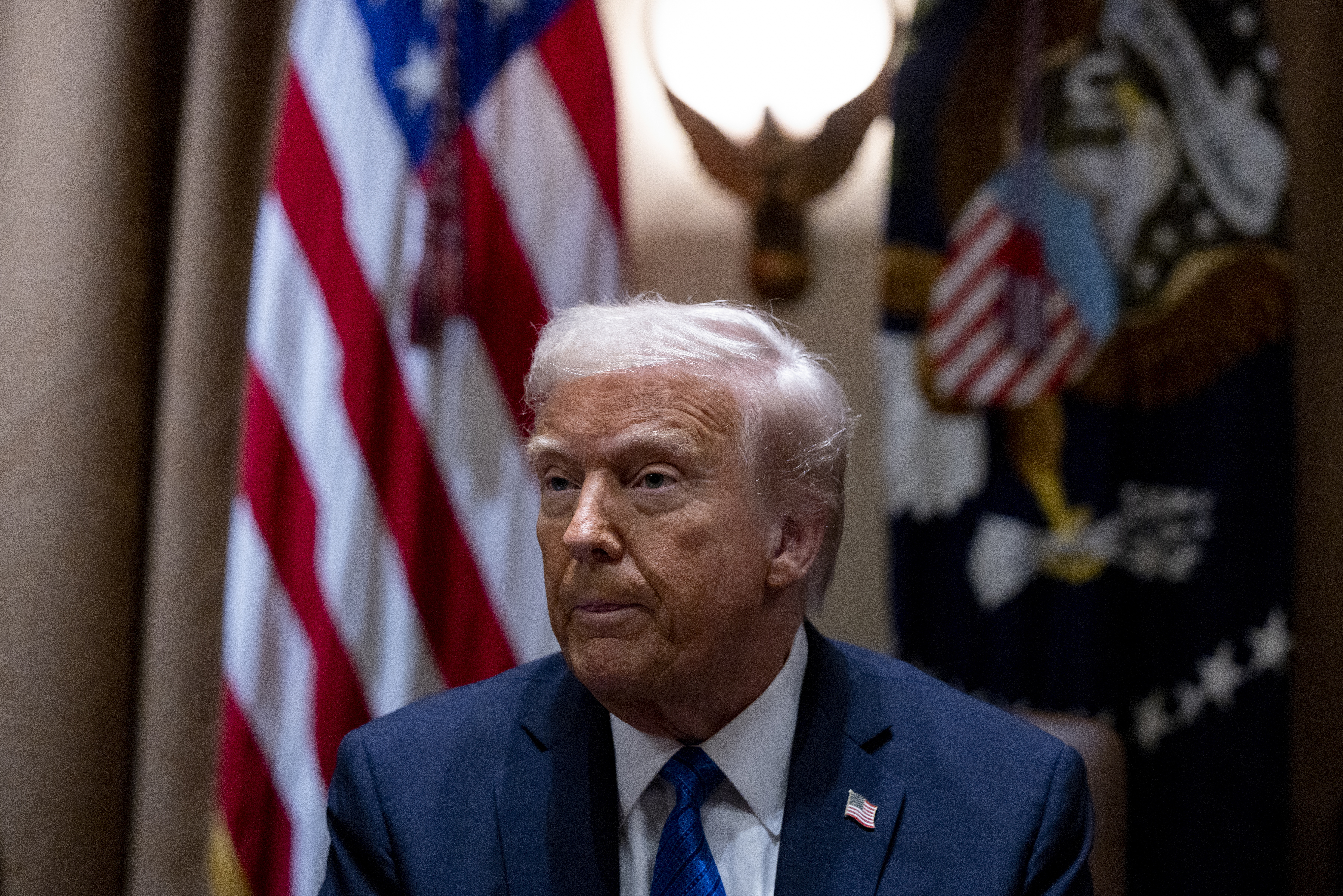 “Me encantaría”: Trump ve con buenos ojos quitar fondos a medios públicos