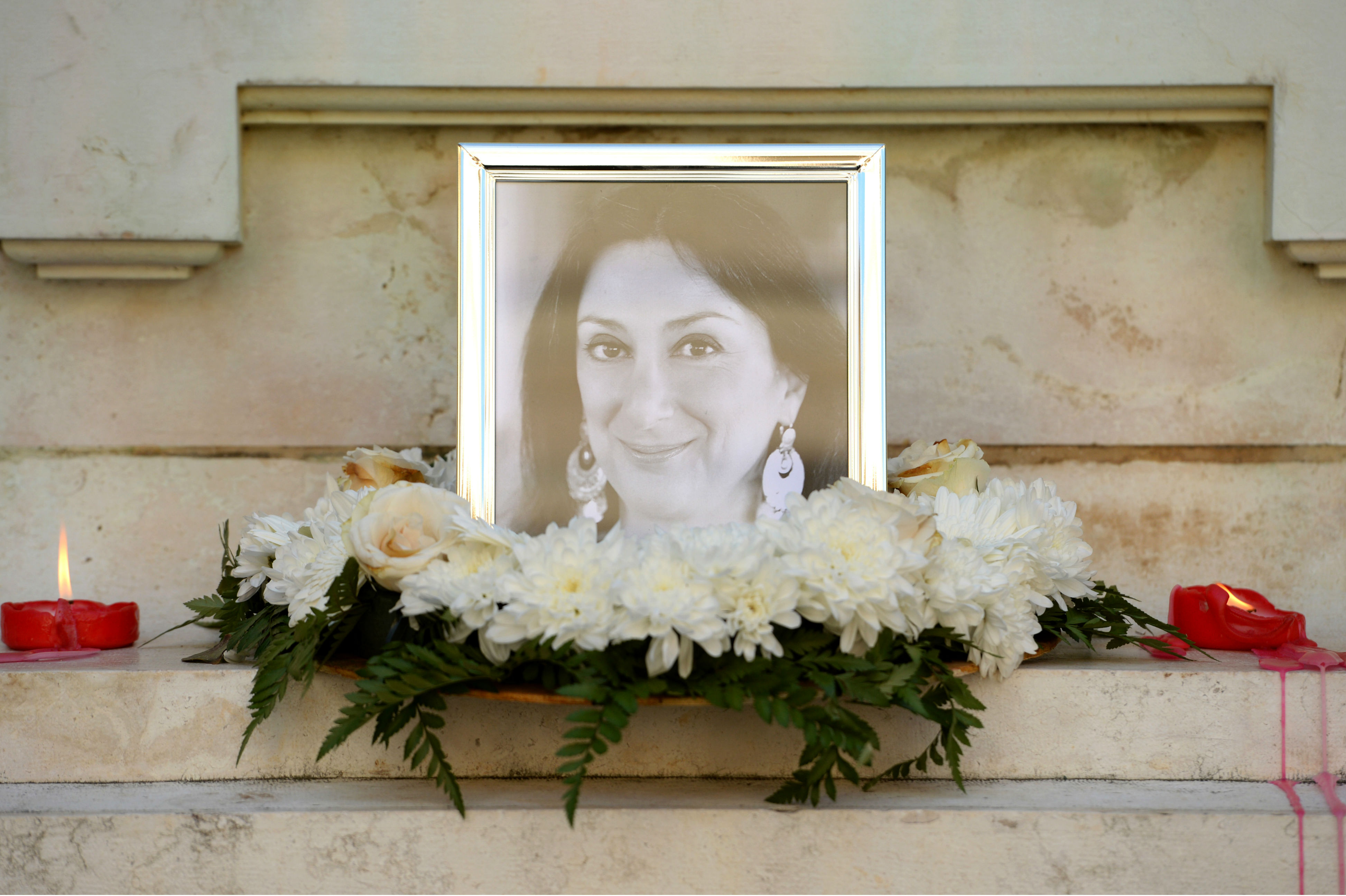 El último adiós a Daphne Caruana, periodista asesinada en Malta