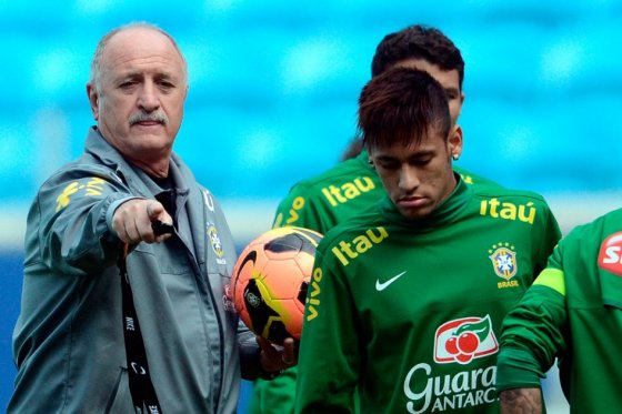 Scolari asegura que ni Jesucristo conseguiría unanimidad en su convocatoria