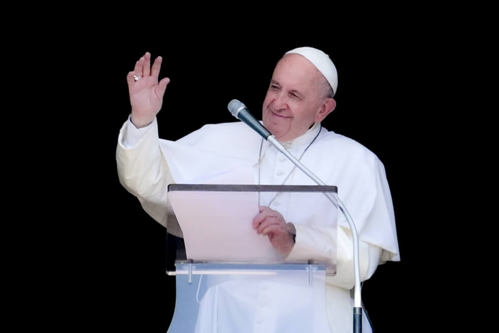 El papa Francisco habló de dictaduras y gobiernos sin la compañía de Dios.  / AFP