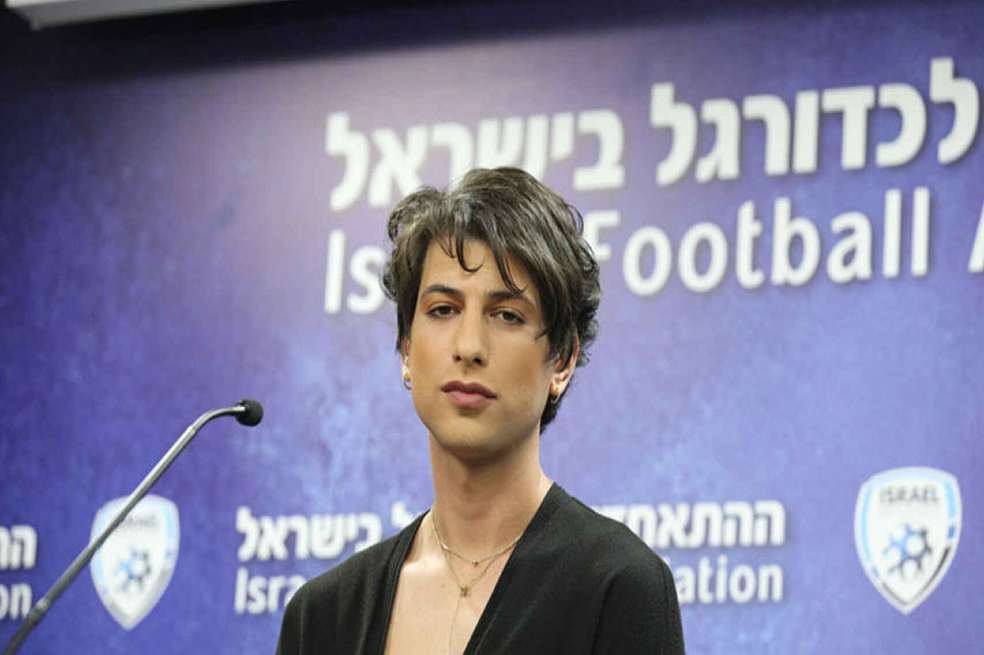 Sapir Berman, primera árbitra transexual en dirigir un partido de fútbol en Israel