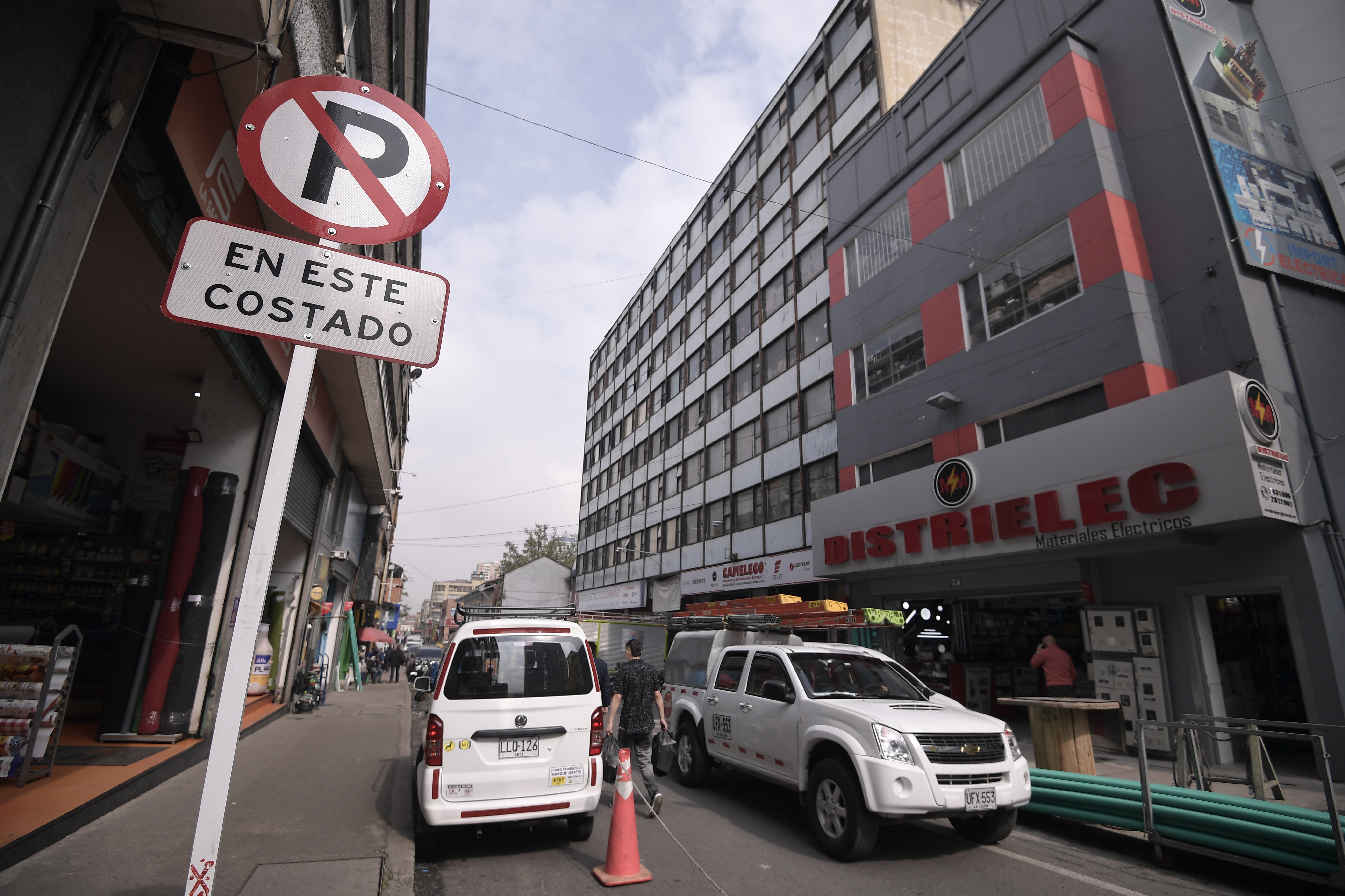 El Distrito señala que esa calle siempre ha sido de oriente a occidente, sin embargo, la comunidad alega que este argumento es falso, teniendo en cuenta que hace más de 40 años se ha utilizado de occidente a oriente.