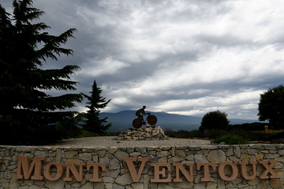 Al Mont Ventoux se le recortaron 6km del ascenso final. Foto: AFP