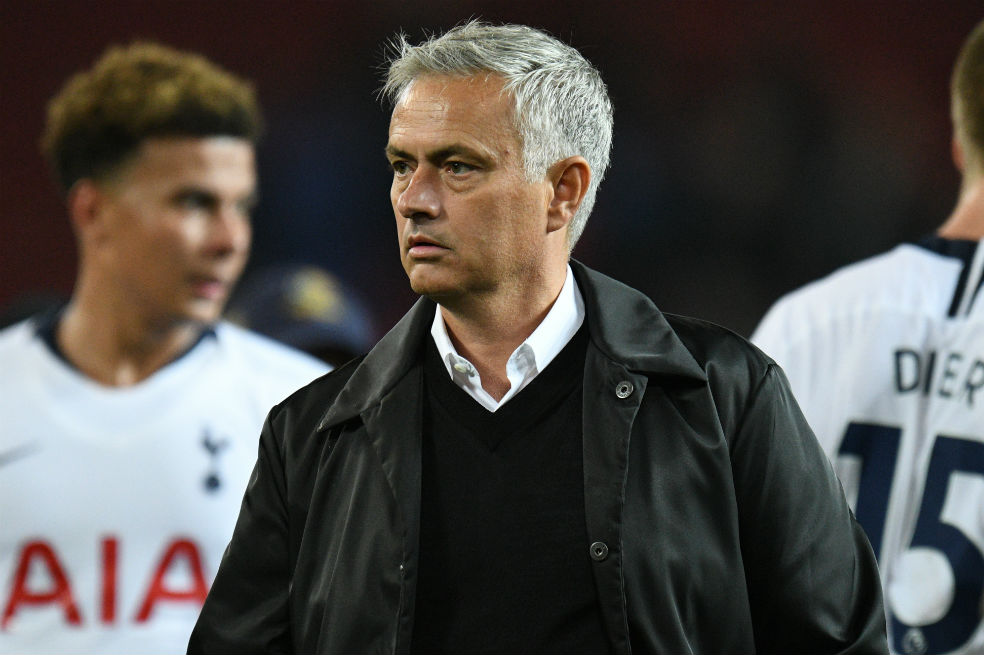 Tottenham golea 3-0 al United y deja muy tocado a Mourinho