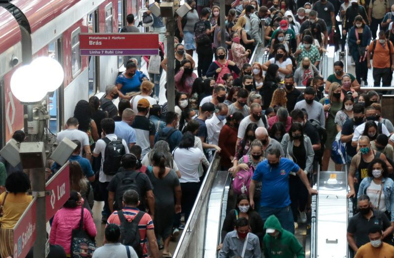 De acuerdo con un boletín de la Fundación Fiocruz, 25 de las 27 capitales de estados brasileños tienen más del 80 % de ocupación de sus plazas en las unidades de cuidados intensivos.