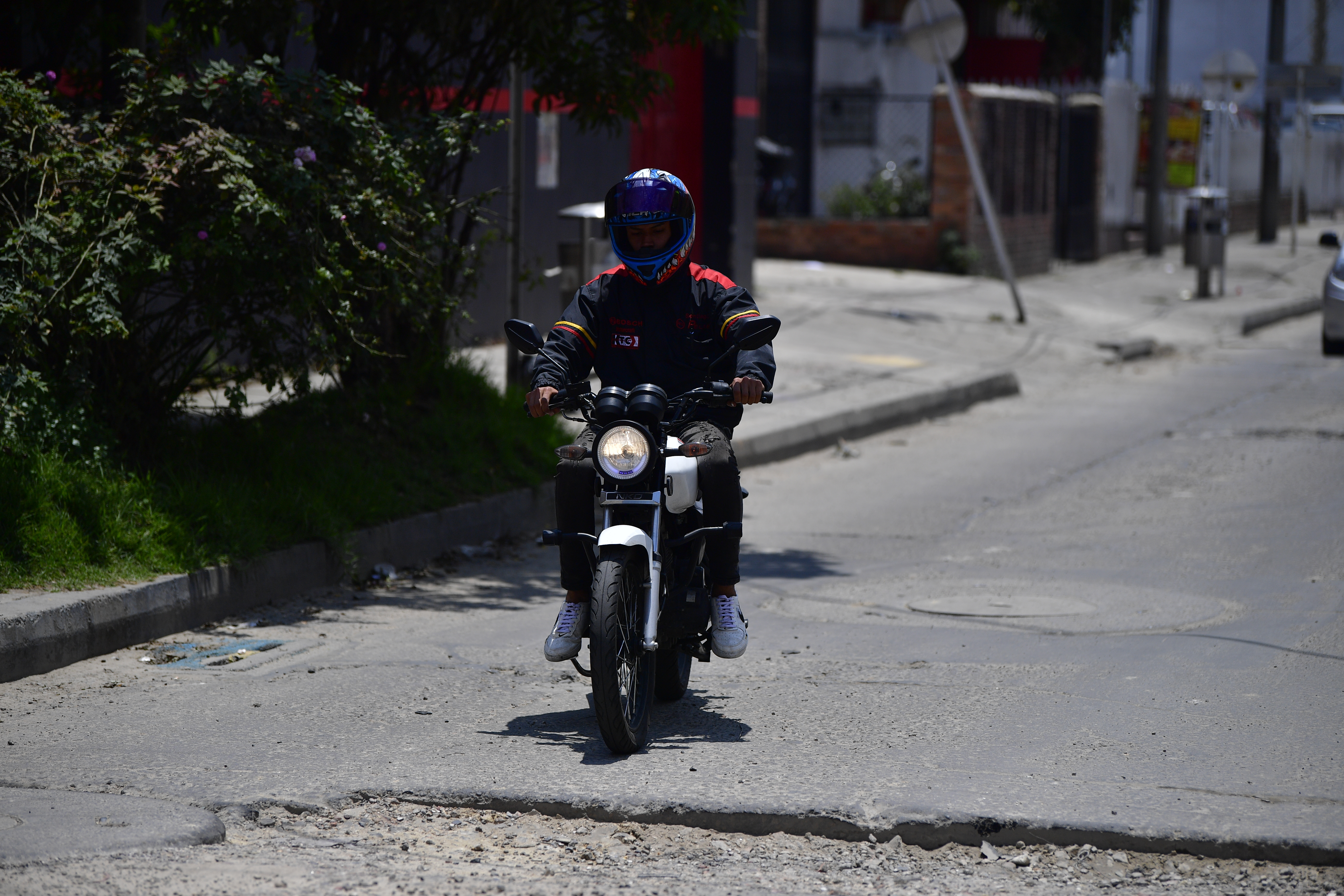 Motociclista choca contra poste y muere mientras se grababa para Instagram