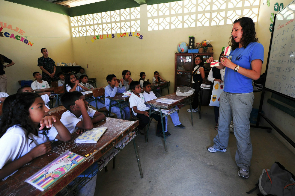 La educación básica en Colombia no es universal, señala informe de la OCDE
