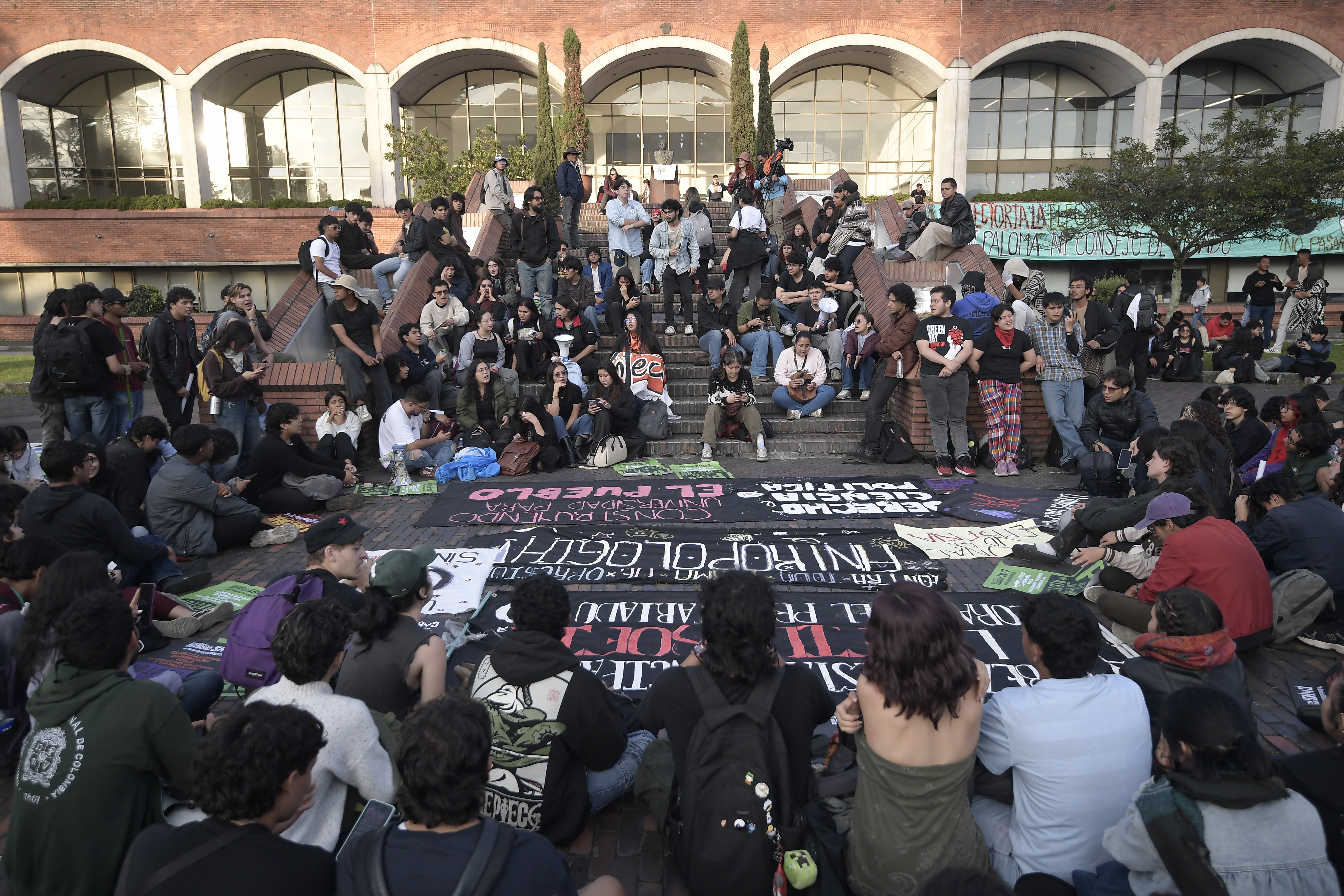Ensayo: El desquiciamiento de la autonomía universitaria y de la libertad de expresión