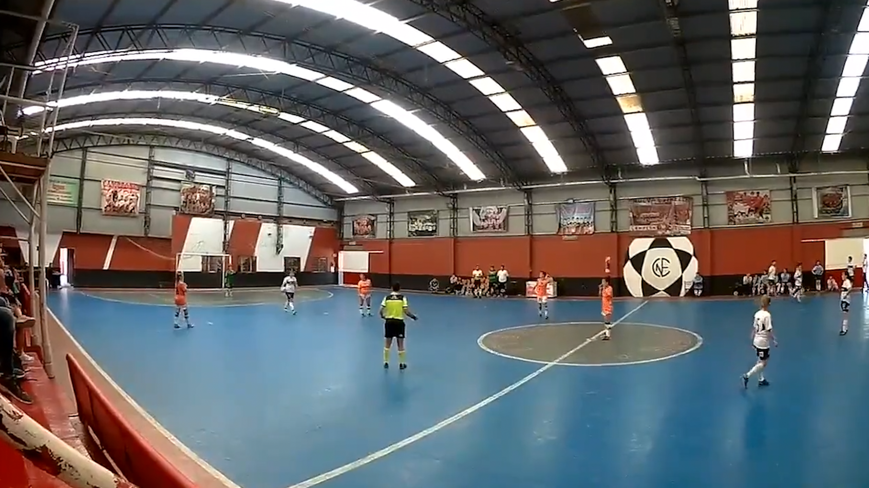 Equipo Banfield de futsal femenino anotó cuatro autogoles
