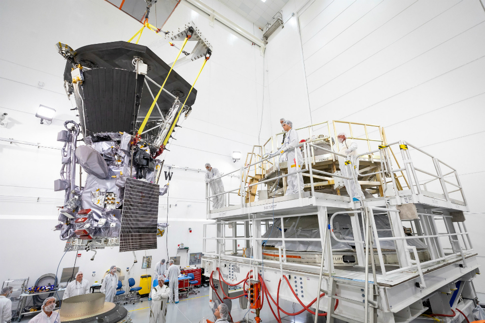 La NASA lanza con éxito la sonda solar Parker