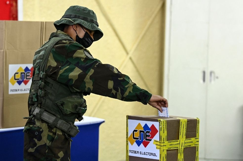 EE. UU. dice que Maduro manipuló las elecciones en Venezuela