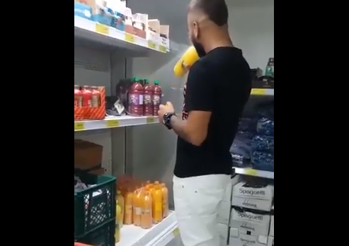 En una tienda de Risaralda, hombre bebió de varias botellas de jugo sin comprarlas