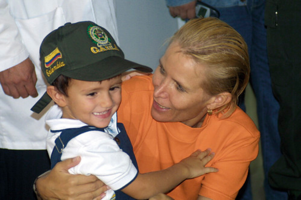 Saule Sofía Karanauskas Ciuoderis y su hijo Vytis./ Revista Cromos.