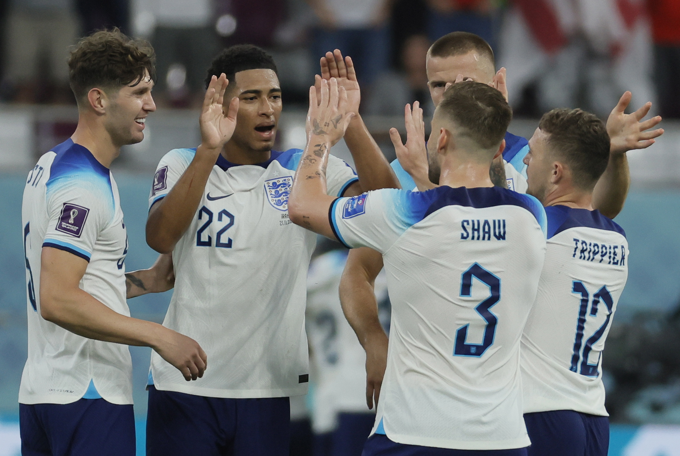 El kínder de Inglaterra mete presión en Catar