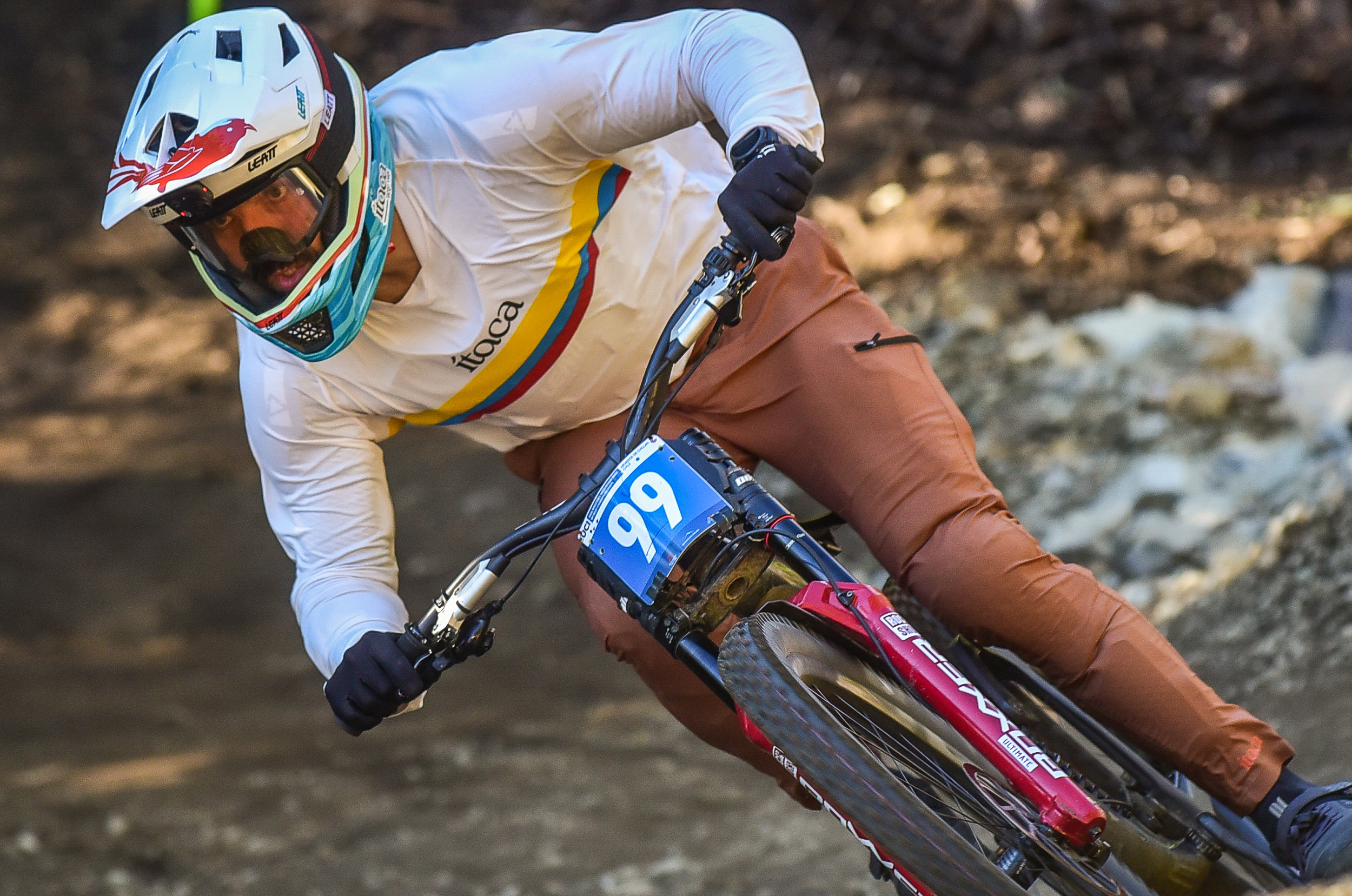 Marcelo Gutiérrez logró el segundo lugar en el Campeonato Mundial Máster de Downhill