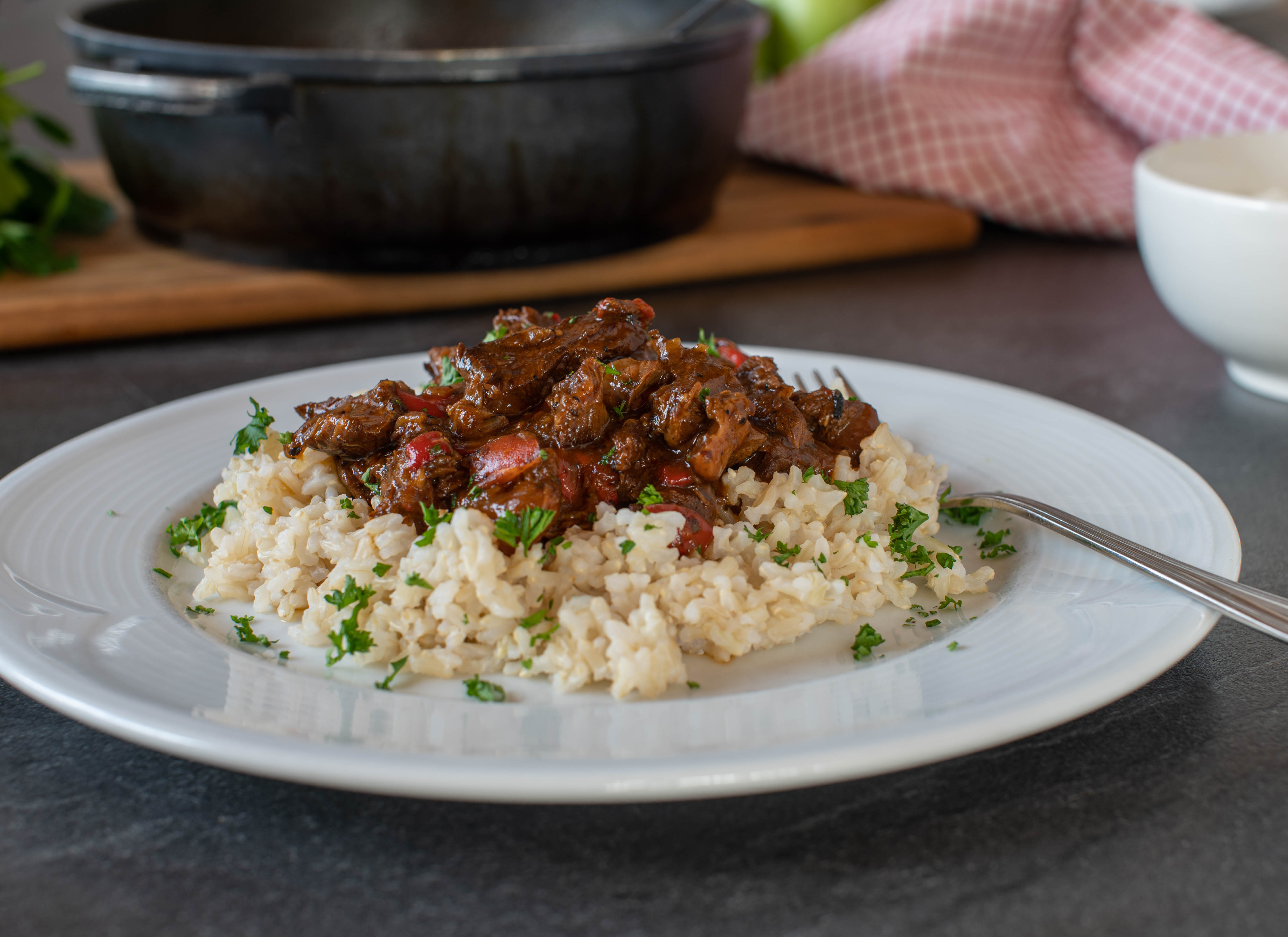Carne en goulash para el almuerzo