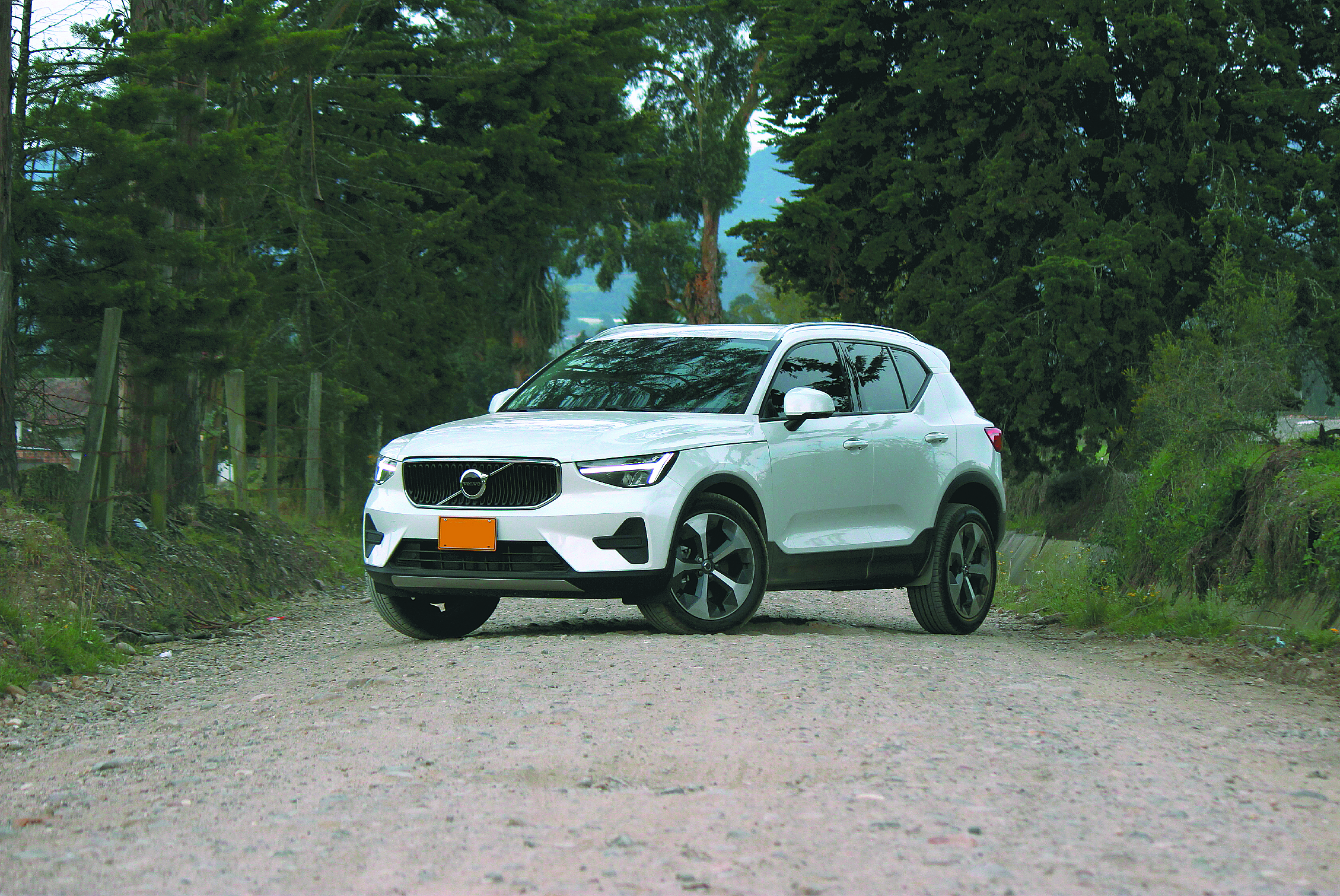 Volvo XC40 B4: ¿el híbrido de entrada a la marca cumple como carro prémium?