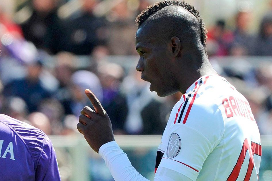 Mario Balotelli, sancionado con tres partidos por insultar a un árbitro