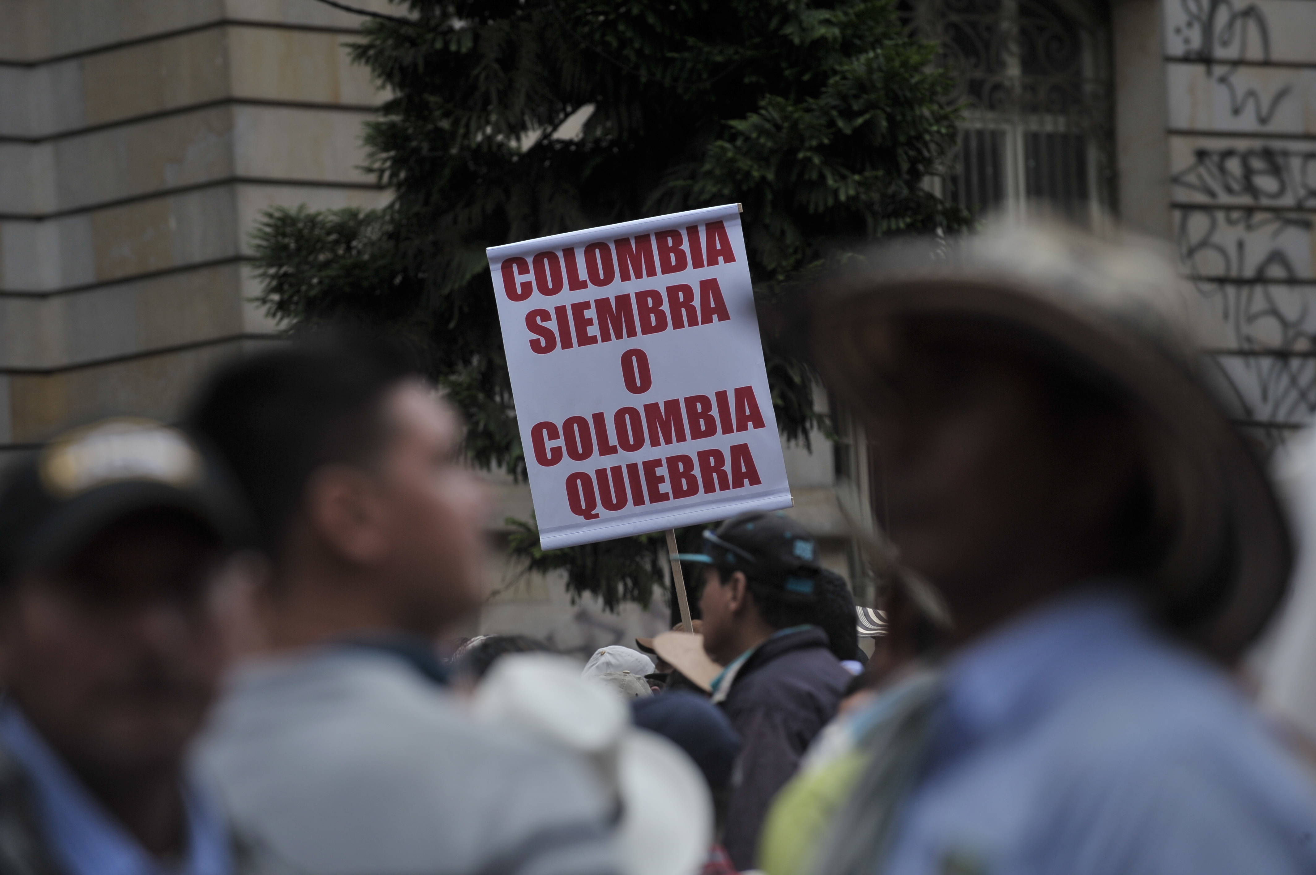 Paro de arroceros completa más de una semana y se intensifica