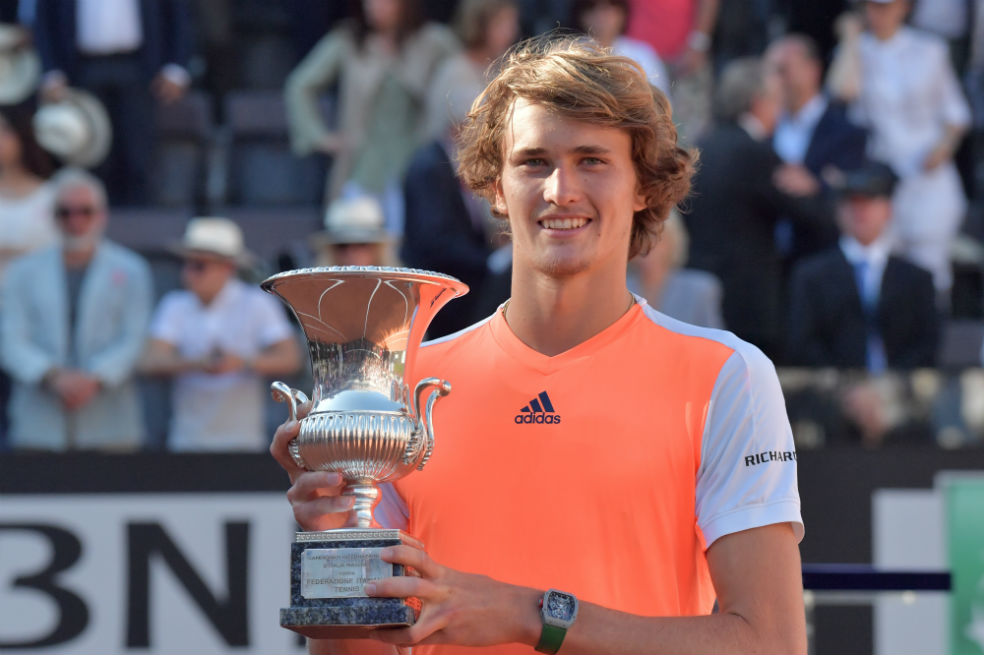 Zverev sorprende a Djokovic y se corona campeón en Roma
