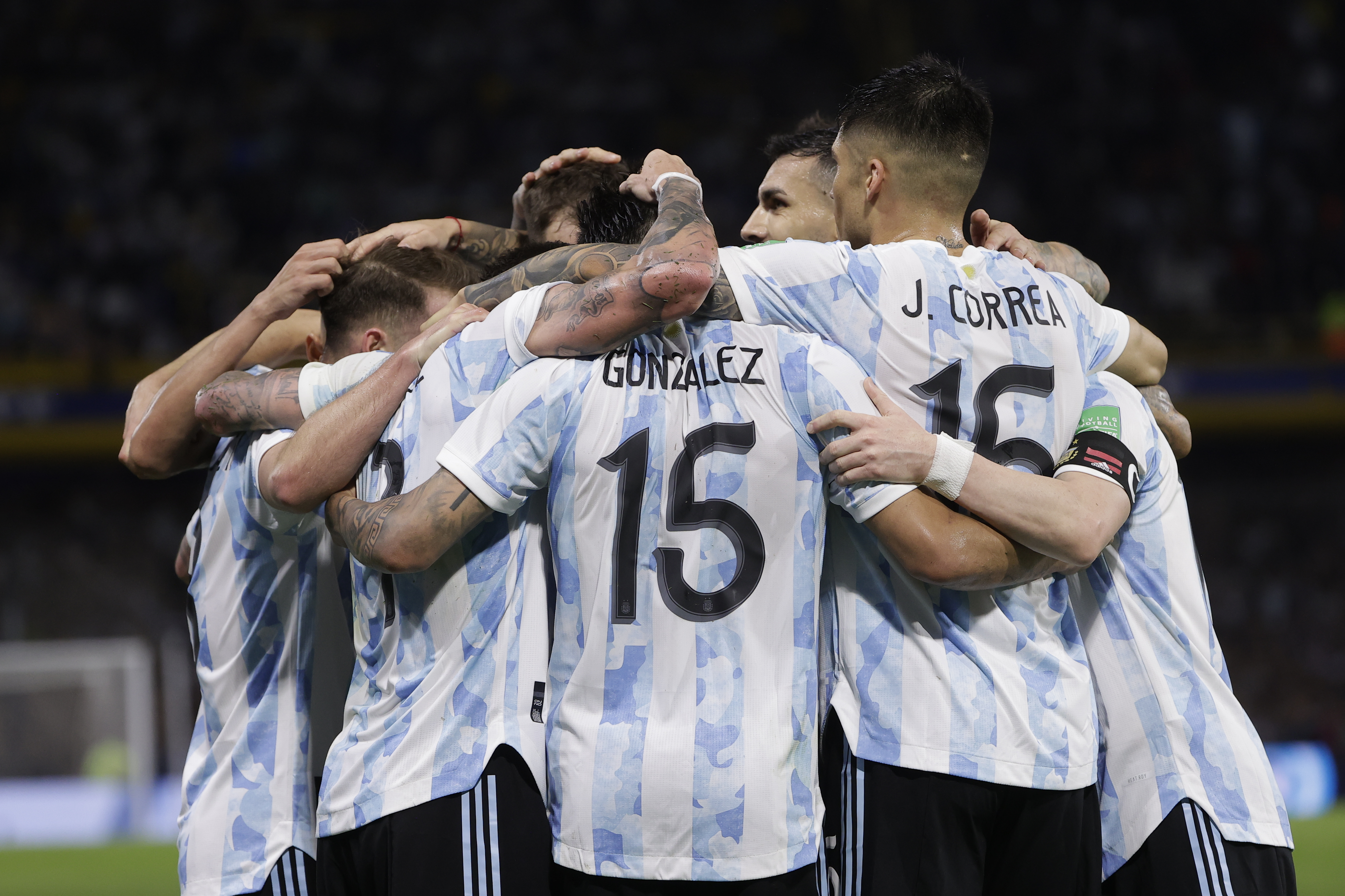 Argentina, con Messi en la Bombonera, goleó a la Venezuela de Pékerman