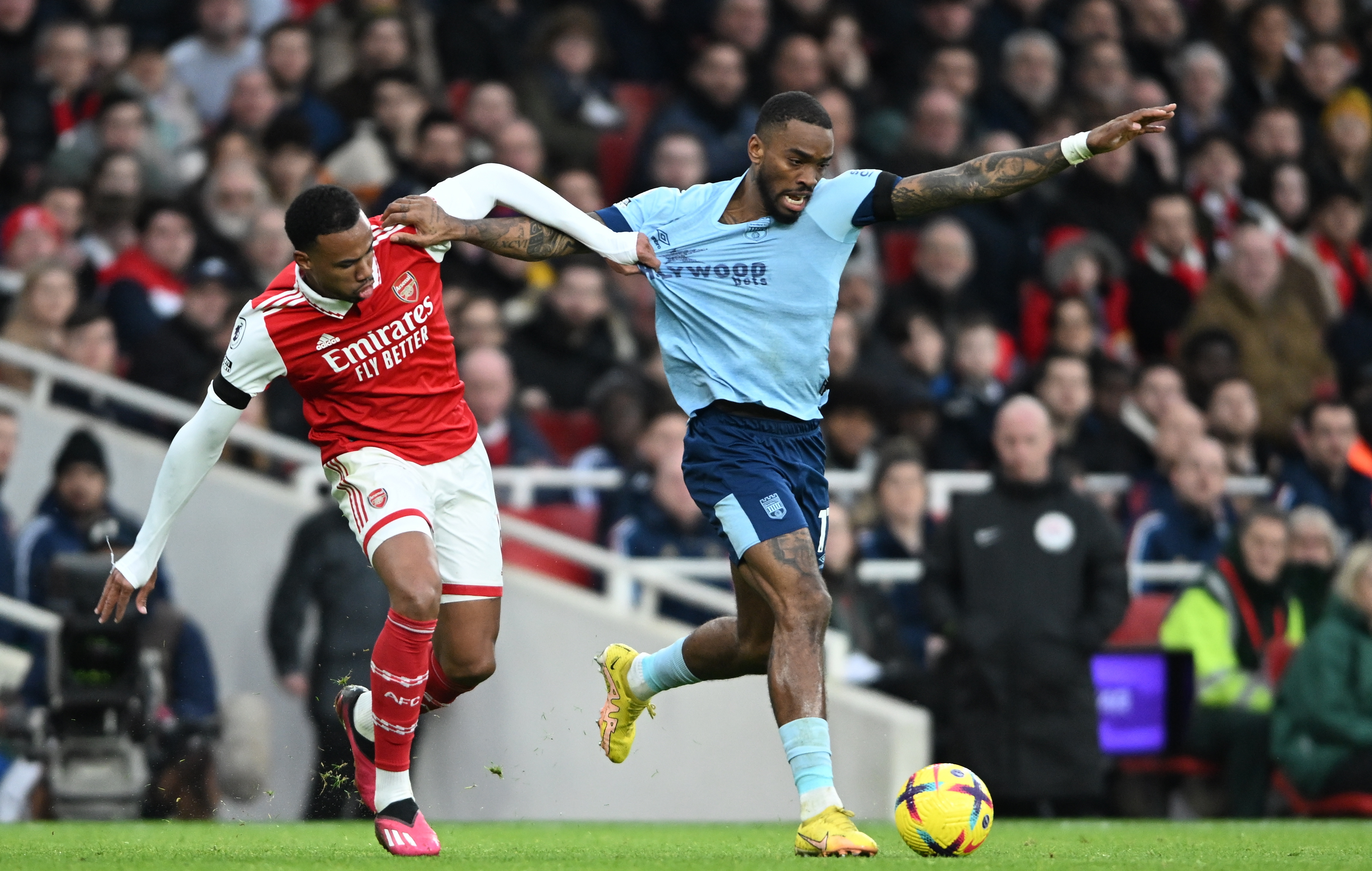 Premier League: Arsenal no pudo con Brentford y el City puede acortar diferencias