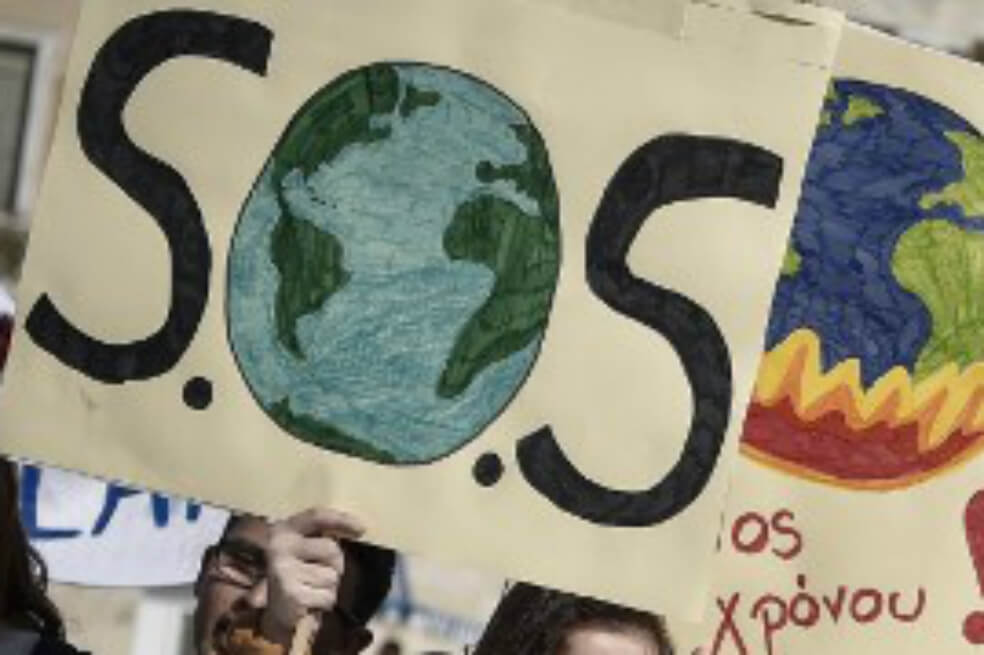 Jóvenes de Bogotá se suman a «huelga mundial del futuro», contra el cambio climático