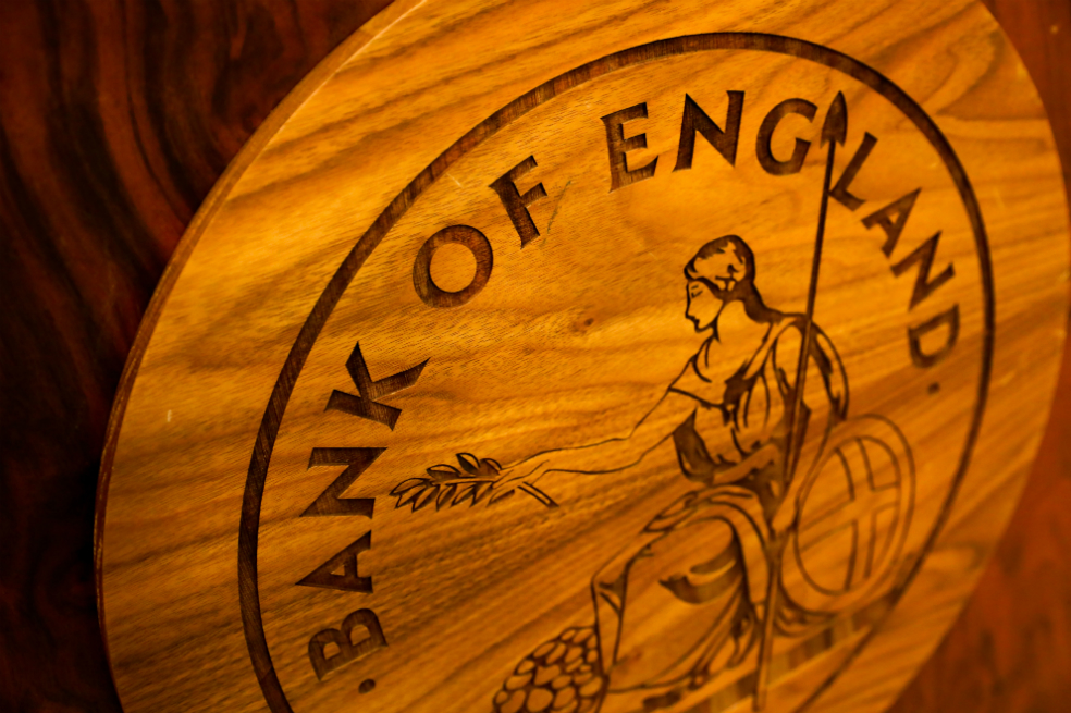 Banco de Inglaterra sube a 0,75% sus tasas de interés