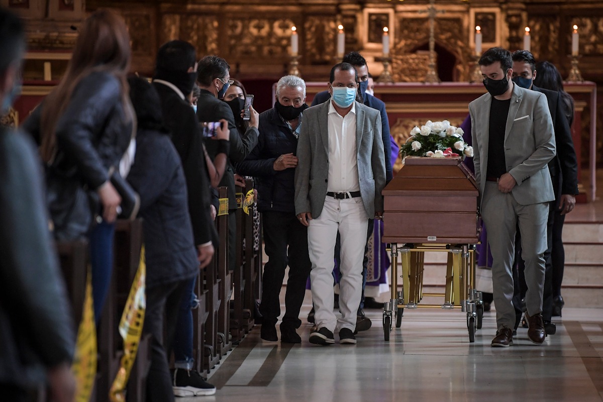 Por otro lado, las protestas que derivó la muerte de Javier Ordóñez, dejaron 12 victimas fatales más en menos de 48 horas, al parecer, también por manos de agentes de la Policía.