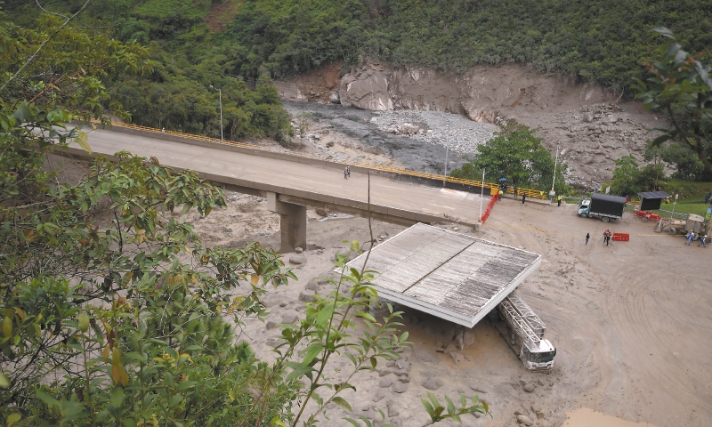 Balance en Quetame: van 26 víctimas y llega puente para habilitar vía al Llano