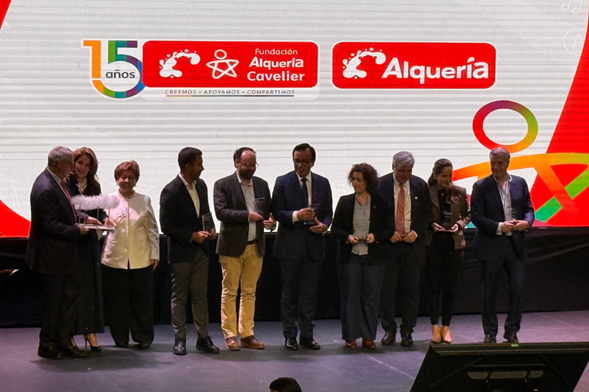 El conversatorio se centró en cómo las compañías pueden ser agentes de transformación al integrar el capitalismo consciente en labores tan transformadoras como la educación.