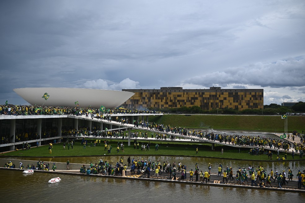 En este momento, Lula da Silva no está en Brasilia. De hecho, viajó a Araraquara, en Sao Paulo, para acompañar a las víctimas de las fuertes lluvias que han afectado la zona.