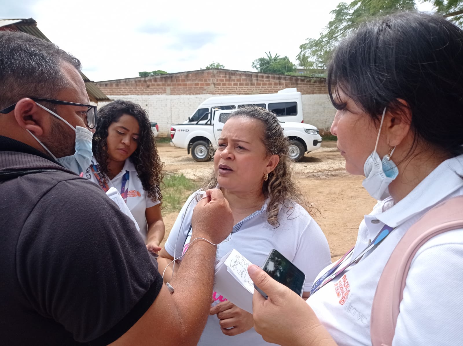 Transmitir en las zonas más golpeadas por la guerra: los riesgos de emisoras de paz
