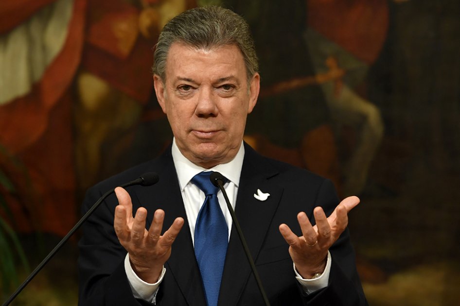 Santos regresa a Colombia para «iniciar construcción de la paz ladrillo por ladrillo»